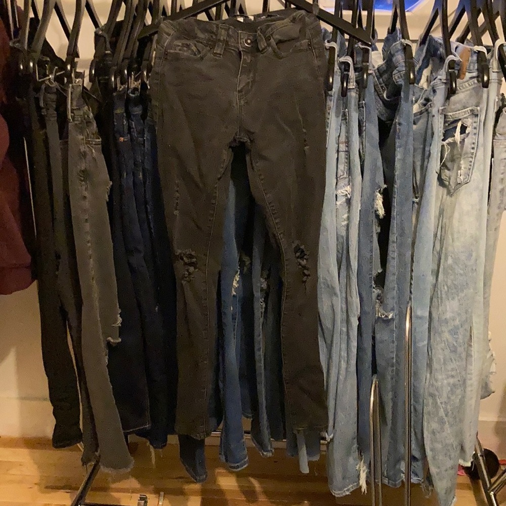 Size 25 black distressed YMI jeans
